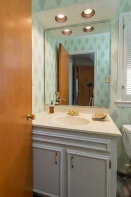 Bathroom, Interior, Recessed Lighting