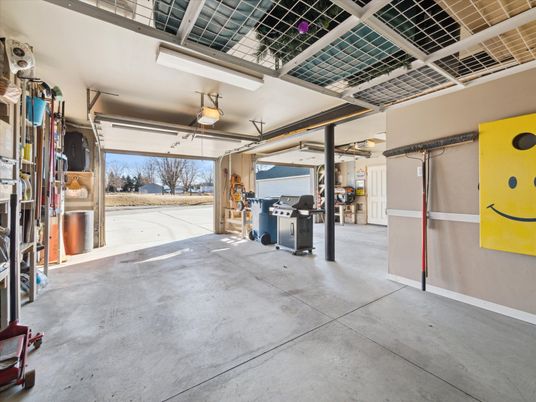 Garage, Interior