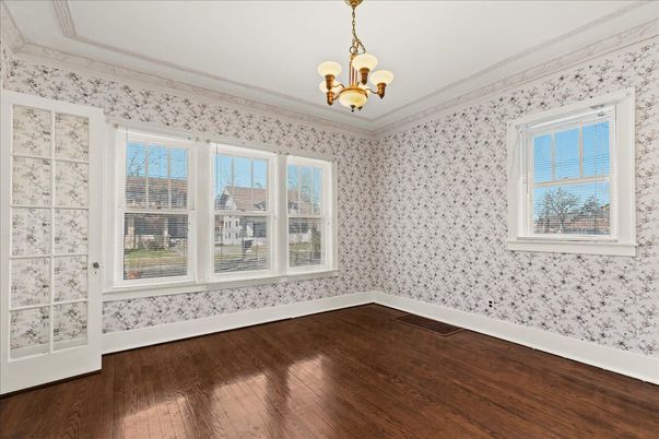 Chandelier, Empty room, Interior, Wood Texture Flooring
