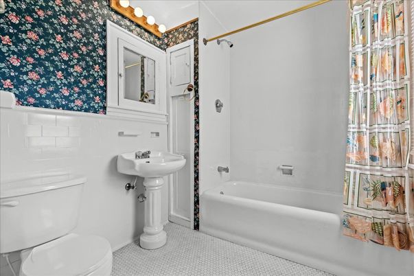 Bathroom, Interior