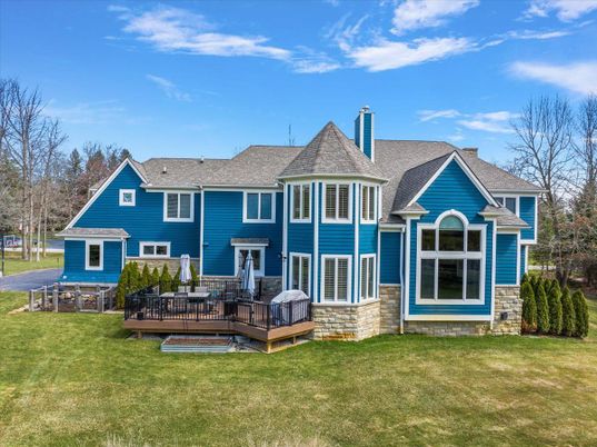 Backyard, Exterior, Facade, Queen Anne Victorian