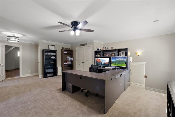 Home Office, Interior