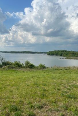 Exterior, Lake