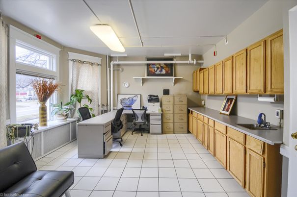 Home Office, Interior