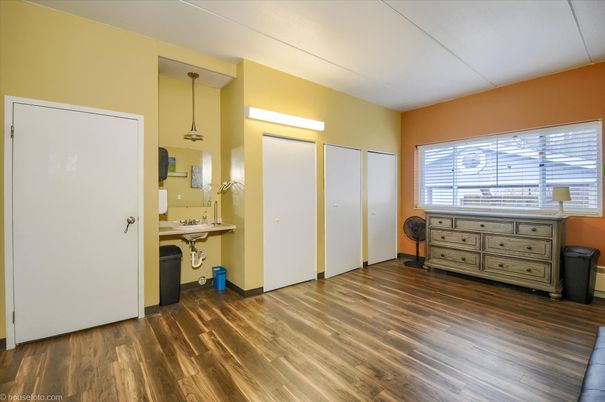 Bathroom, Interior, Pendant Lights, Wood Texture Flooring