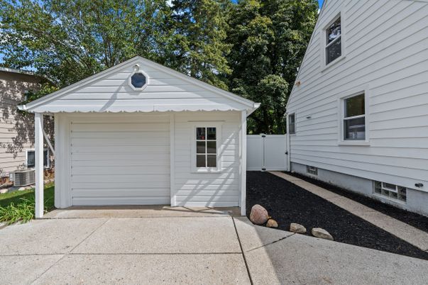 Detached Garage, Exterior