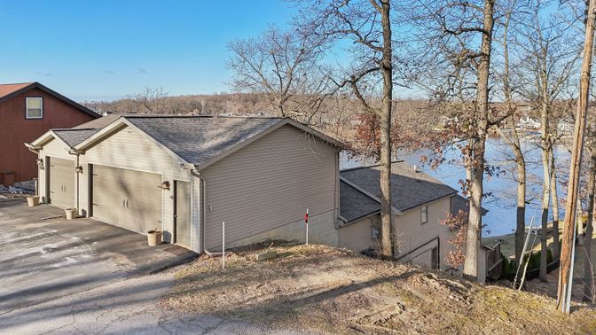 Detached Garage, Exterior