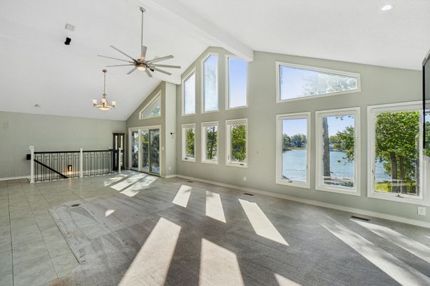 Chandelier, Empty room, Interior, Recessed Lighting, Water
