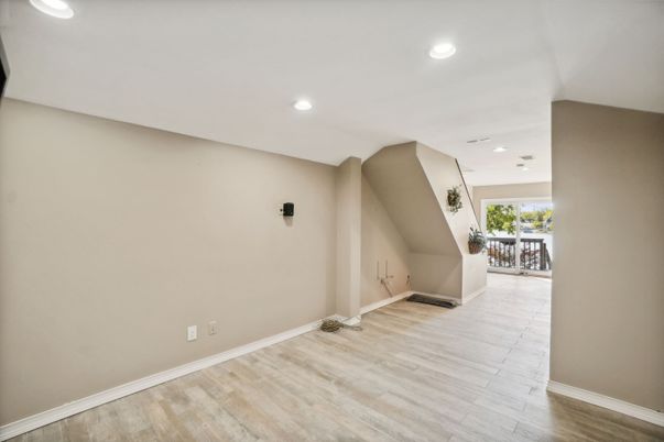 Empty room, Interior, Recessed Lighting, Wood Texture Flooring