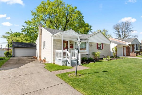 Backyard, Detached Garage, Exterior, Facade, Brick Facade, Ranch