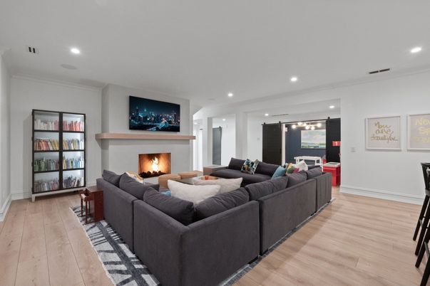 Fireplace, Interior, Living room, Pendant Lights, Recessed Lighting, Wood Texture Flooring