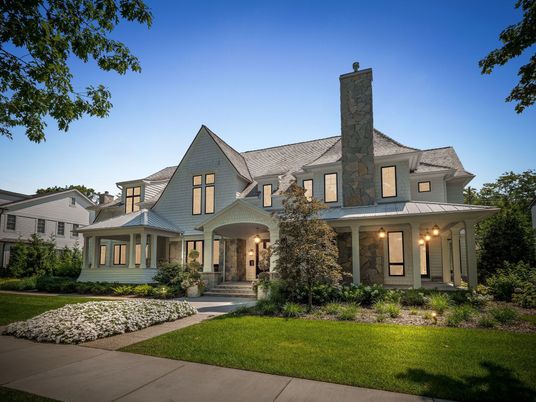 Exterior, Facade, Queen Anne Victorian