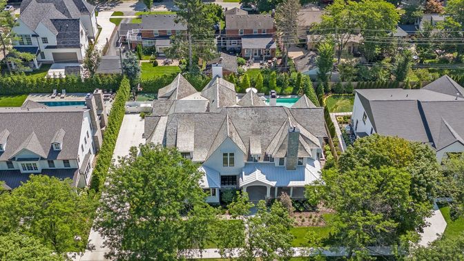 Exterior, Drone