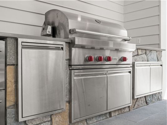 Exterior, Stainless Steel Appliances