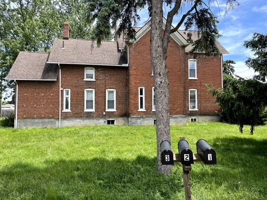Backyard, Exterior, Facade, Brick Facade, Brick Traditional