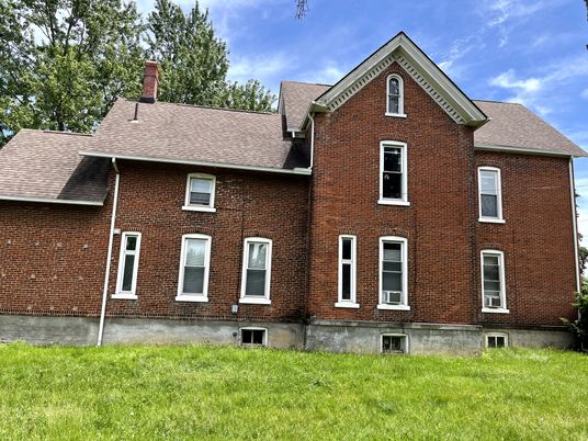 Exterior, Facade, Brick Facade, Brick Traditional