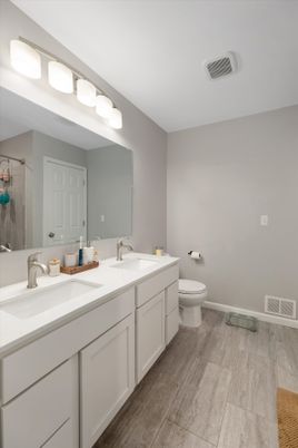 Bathroom, Dual Sink Vanities, Interior