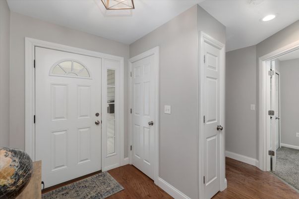 Interior, Recessed Lighting, Wood Texture Flooring