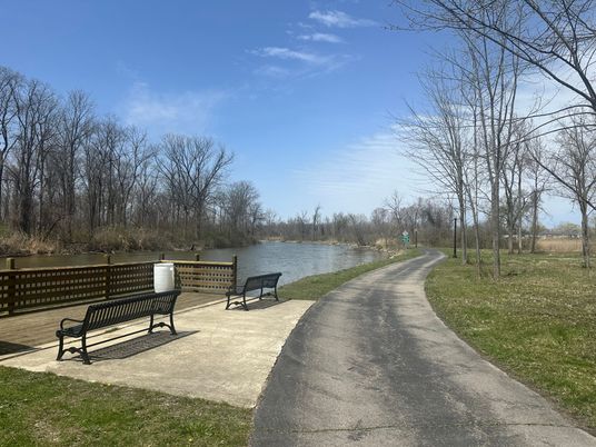 Exterior, Lake