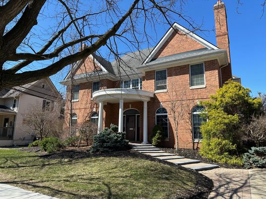 Exterior, Facade, Brick Facade, Georgian