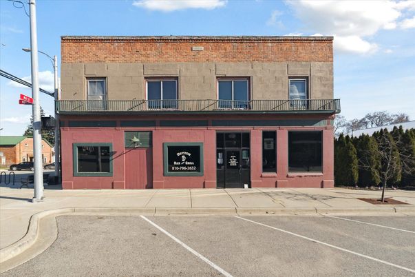 Exterior, Facade, Chicago School