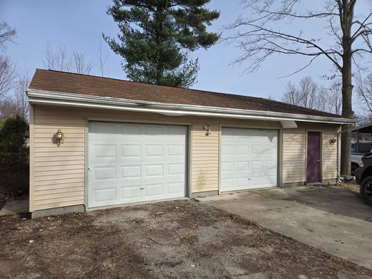 Detached Garage, Exterior