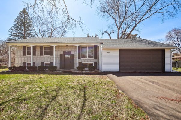 Attached, Exterior, Facade, Ranch