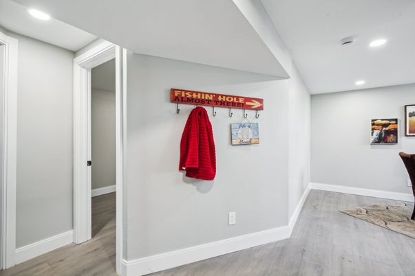 Interior, Recessed Lighting, Wood Texture Flooring