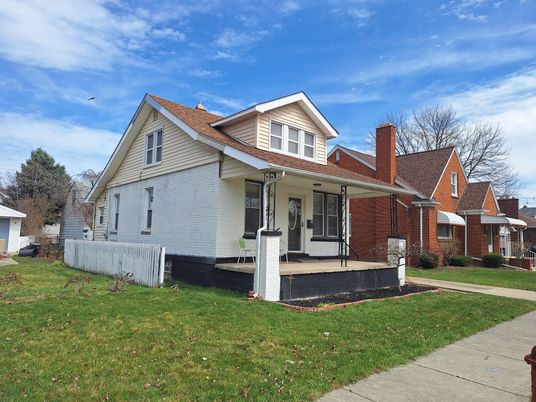 Exterior, Facade, Brick Facade, Queen Anne Victorian