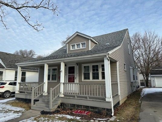 Exterior, Facade, Cape Cod