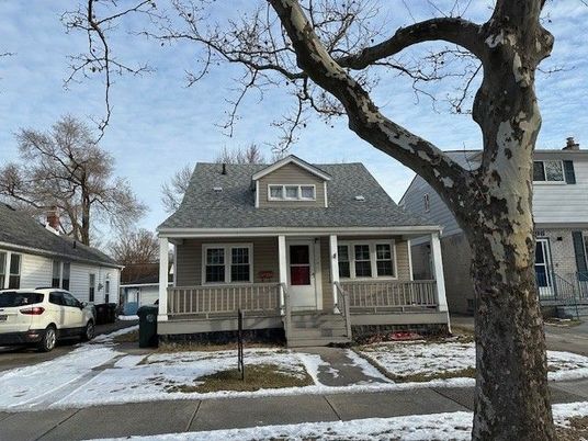 Exterior, Facade, Cape Cod