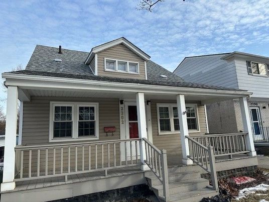 Exterior, Facade, Cape Cod