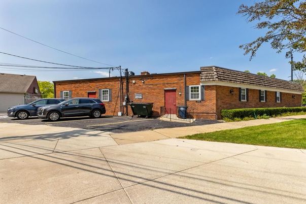 Exterior, Facade, Brick Facade, Rowhouse