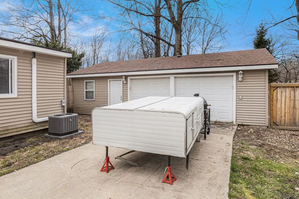 Detached Garage, Exterior
