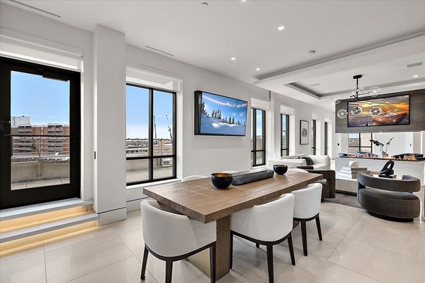Dining room, Interior, Living room, Pendant Lights, Recessed Lighting, Water