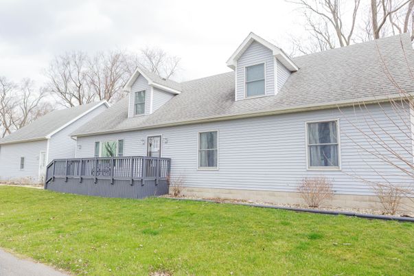 Attached, Exterior, Facade, Cape Cod