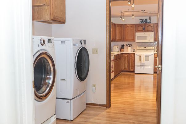 Interior, Kitchen, Utility Closets, Washer, Wood Texture Flooring