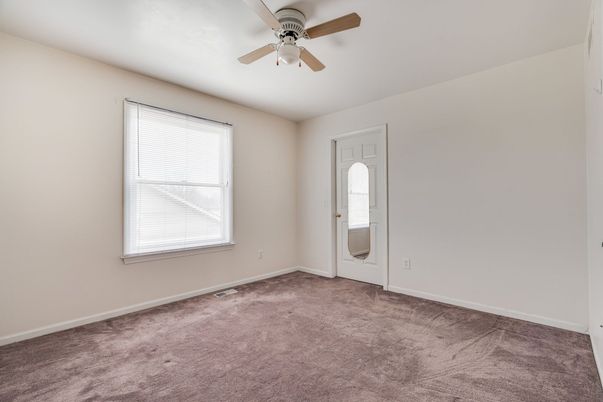 Empty room, Interior