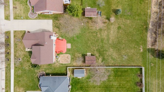 Exterior, Drone