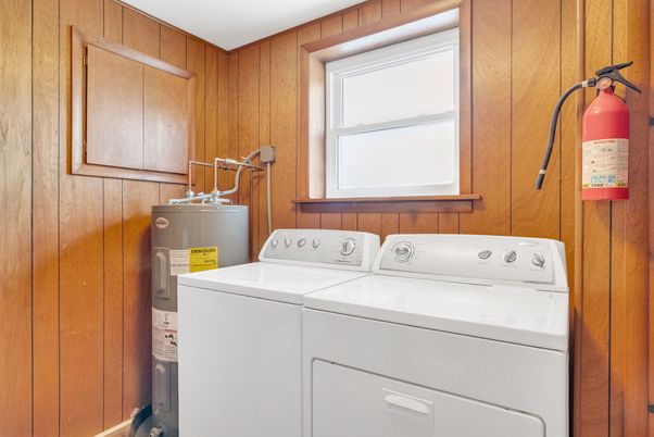 Interior, Washer, Wooden Walls