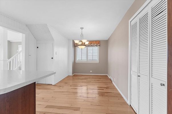 Chandelier, Empty room, Interior, Wood Texture Flooring