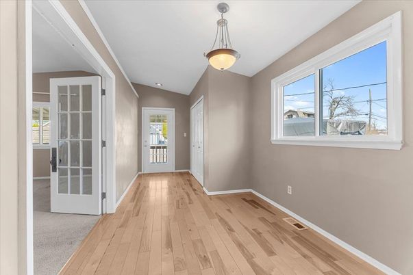 Interior, Pendant Lights, Recessed Lighting, Wood Texture Flooring