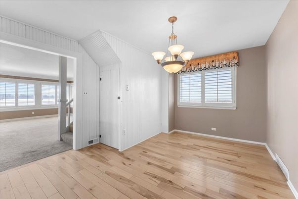 Chandelier, Empty room, Interior, Pendant Lights, Wood Texture Flooring