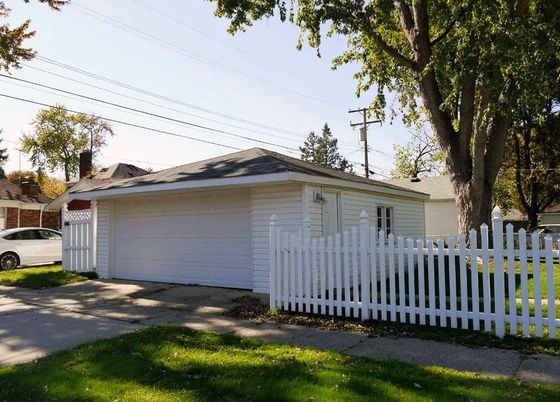 Detached Garage, Exterior