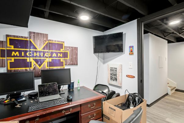 Home Office, Interior, Recessed Lighting, Wood Texture Flooring