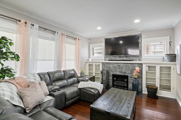 Fireplace, Interior, Living room, Recessed Lighting, Wood Texture Flooring