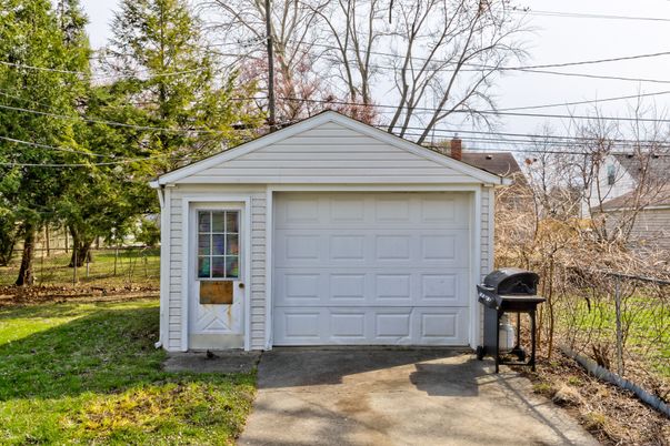 Detached Garage, Exterior