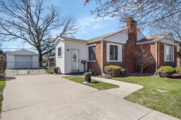 Detached Garage, Exterior