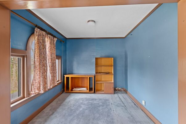 Empty room, Interior, Pendant Lights
