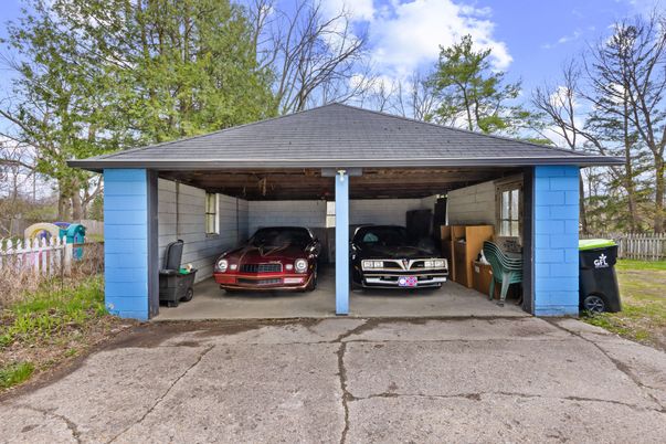 Detached Garage, Exterior